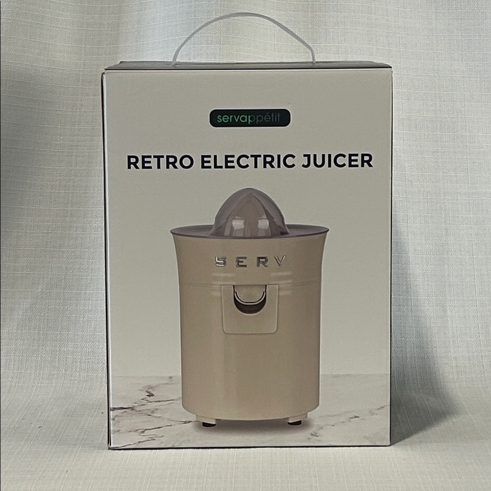 Retro Electric Kettle in Cream